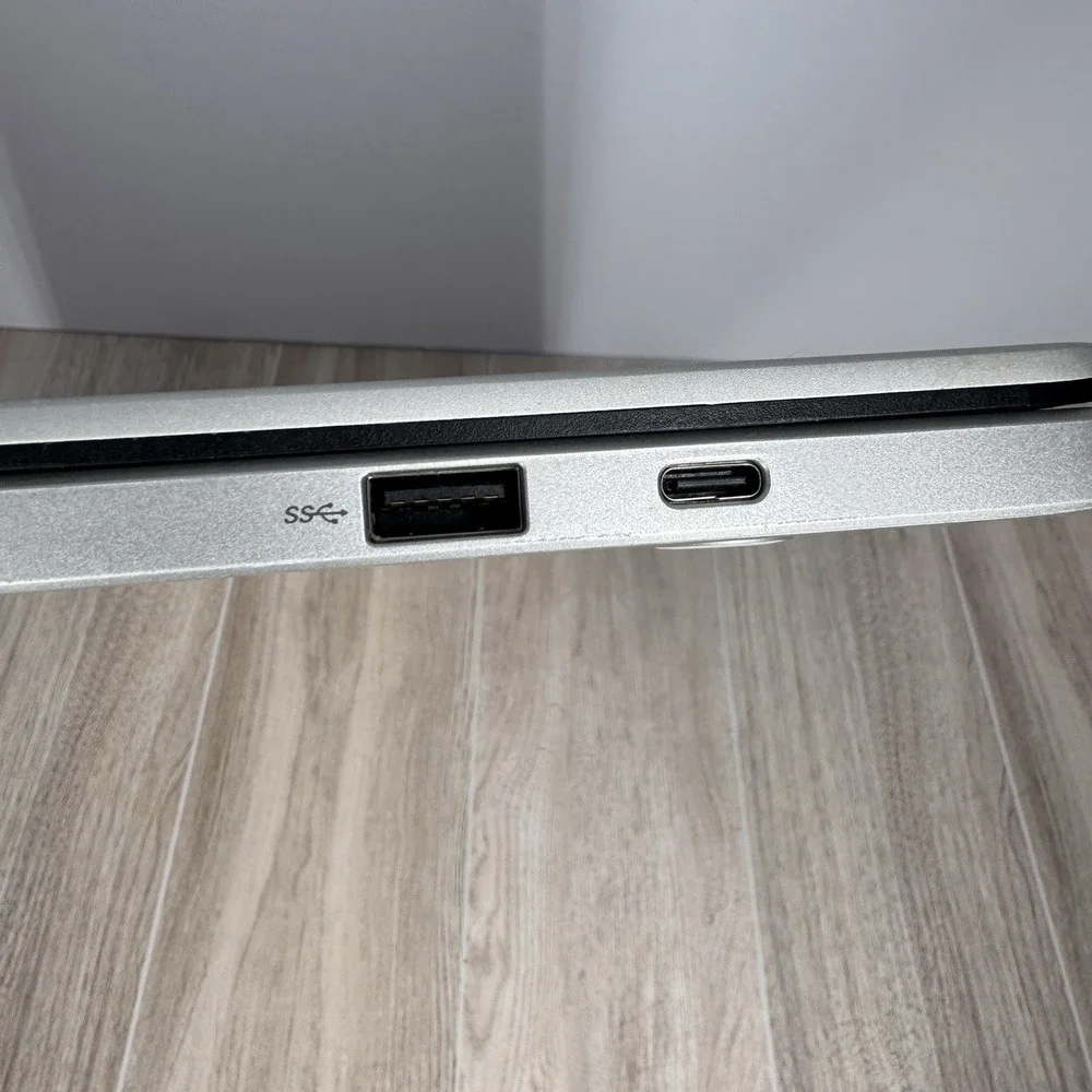 ASUS Chromebook C423NA 14‎ Laptop Silver 4GB RAM 32GB SSD WiFi Ready